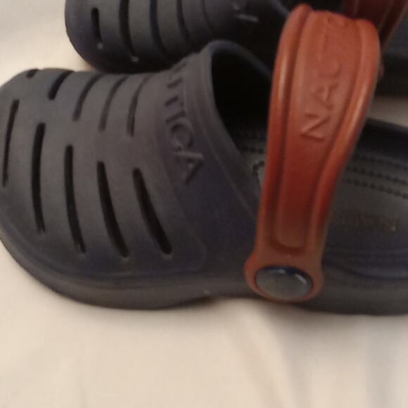 Nautica Kids Size 8 Navy and Red Clog Sandals Athleisure, Summer, Fun Beach - Picture 4 of 8
